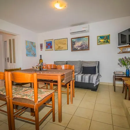 In Klanice Dobrinj, Island Krk Appartamento
