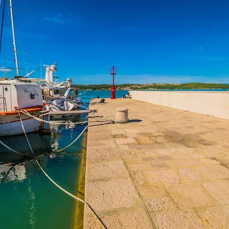 아파트 In Klanice Dobrinj, Island Krk *